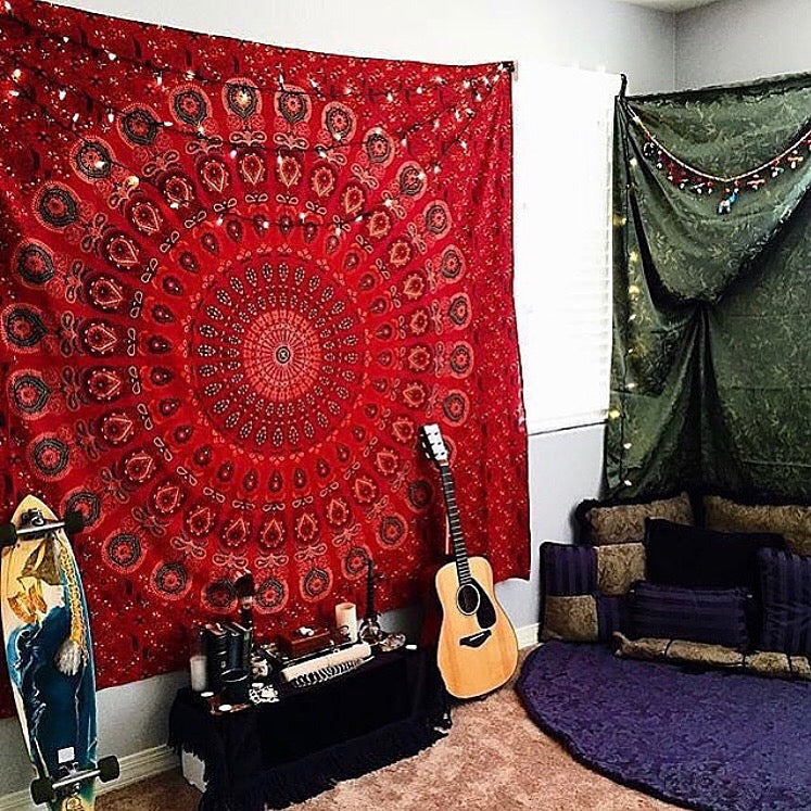 Pioner emulering Amorous Red Tapestry - Red Tapestry for Dorm | Tapestry Girls